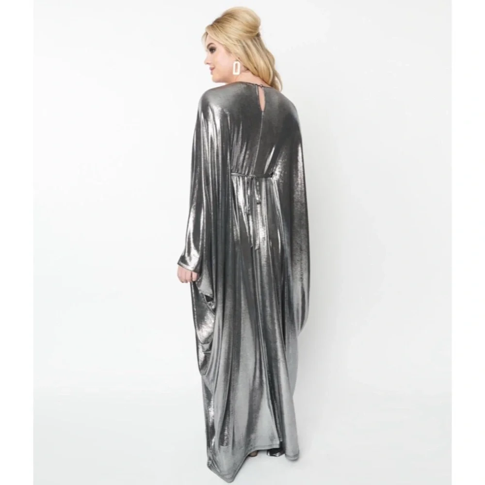 Smak Parlour 1970s Silver Batwing Caftan - Picture 6 of 11